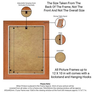Puede incluir: Un marco de fotos de madera con un acabado marr&oacute;n. El marco tiene un soporte y ganchos para colgar. El marco mide 12 x 10 pulgadas. El texto en la imagen dice: "The Size Taken From The Back Of The Frame, Not The Front And Not The Overall Size".