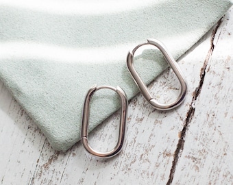 Pair of Medium Rectangular Hoop Earrings in Sterling Silver, Oval Hoop Jewelry, Dainty Chunky Modern Earrings, Square Fashion Bestseller