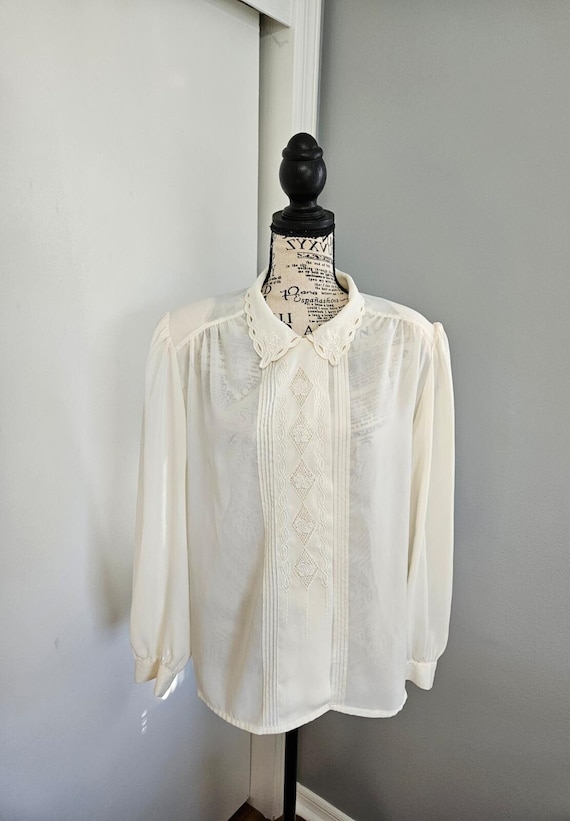 Vintage 1980s Susan Hutton Sheer Embroidered Butto