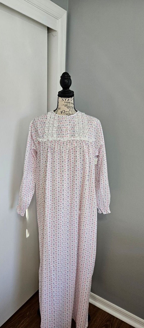 Vintage 1960s Floral Print Long Nightgown with Lac