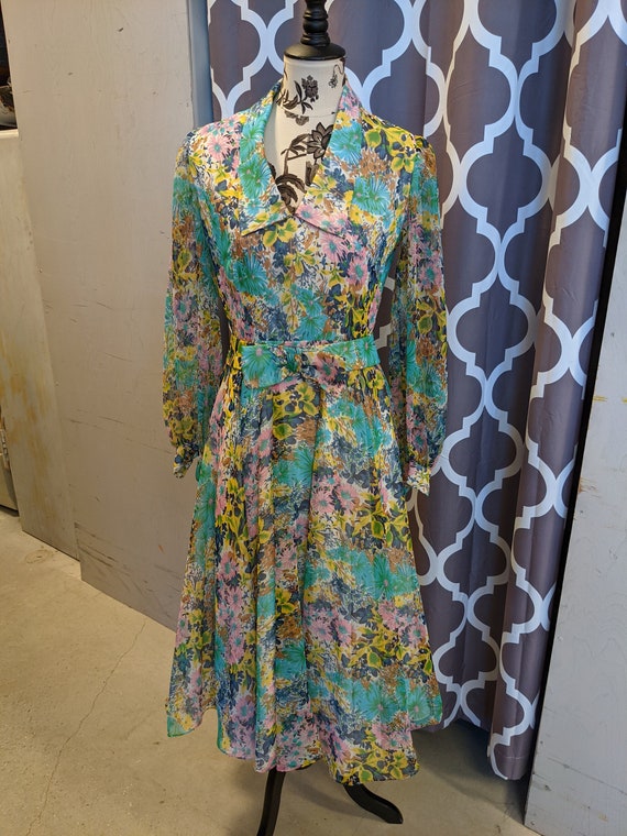 Beautiful 1970s does the 50s Floral Swing Dress - Gem