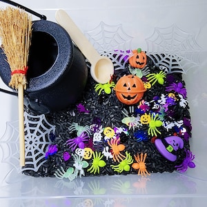 Halloween Witch&#39;s brew sensory kit