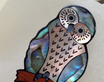 Vintage Lee Sands Style Resin Abalone inlay owl Brooch, Iridescent purple blue shell whimsical Mother of Pearl owl brooch Mother's day gifts