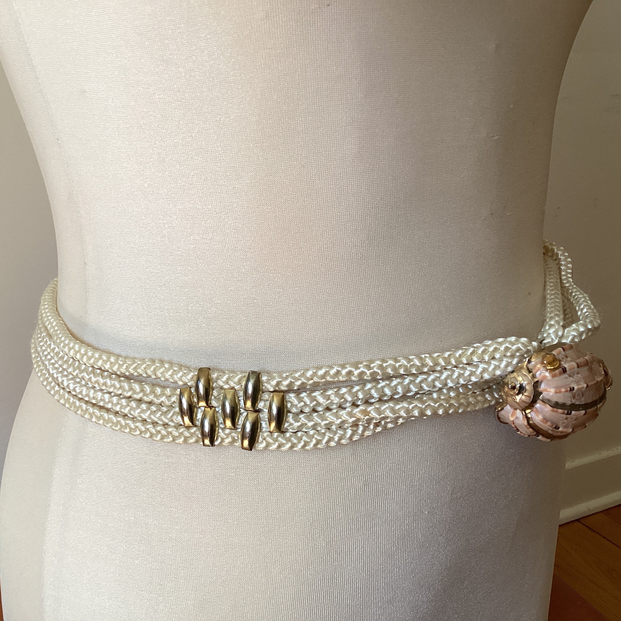 Vintage 80s Leather Shop‎ cream/ivory braided cord belt with seashells Vintage Seashell Braided Cord Belt - Etsy main image 4