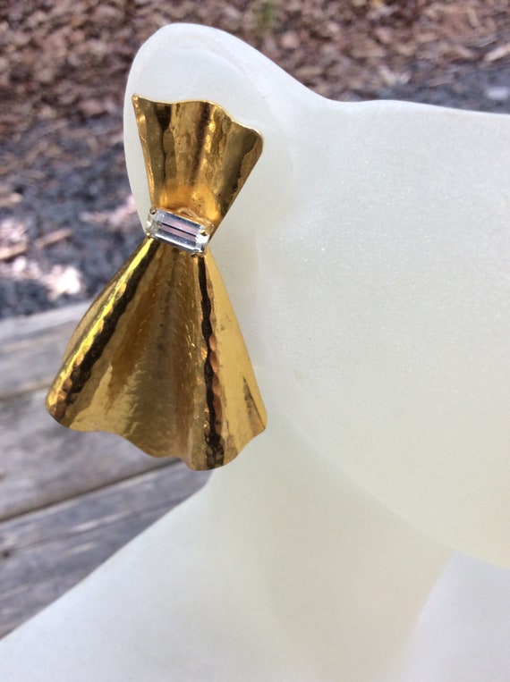 Vintage gold tone big folded bow rhinestone clip … - image 2