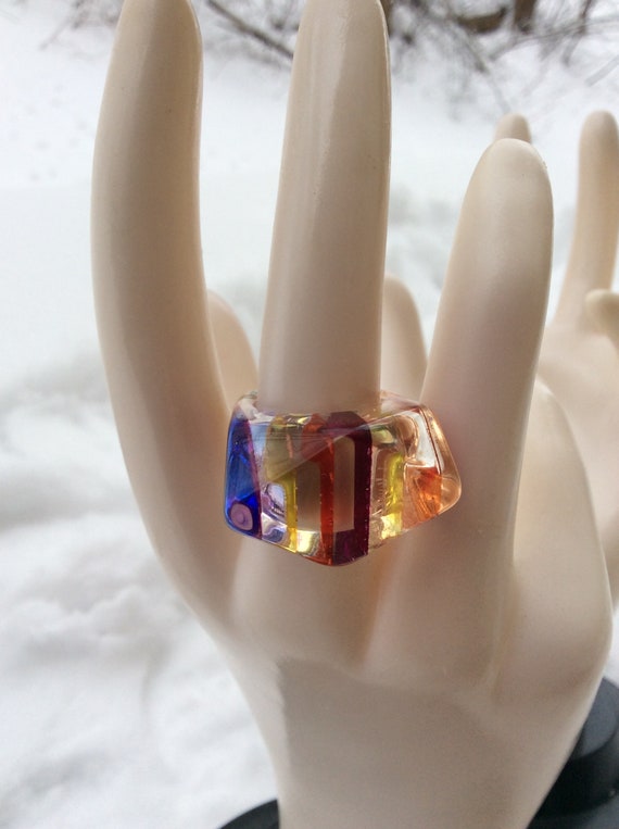 Vintage 60's Chunky Lucite Maximalist fashion Ring