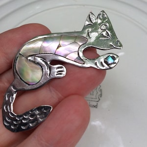 Vintage Sterling Silver running fox Brooch Mexico Silver Abalone mother of Pearl squirrel fashion accessories movie wardrobe jewelry foxy