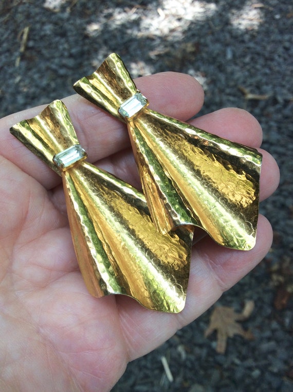 Vintage gold tone big folded bow rhinestone clip … - image 7