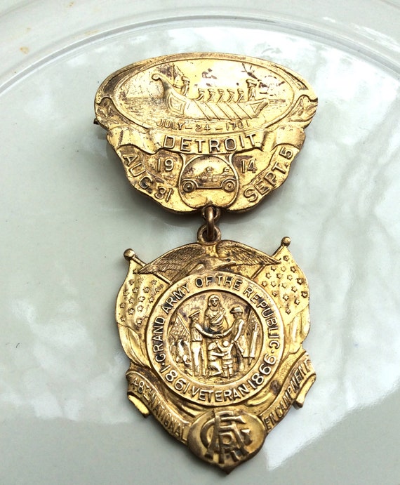 Military veteran gifts Vintage Military badge metal p… Gem