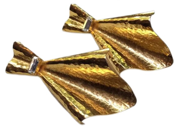 Vintage gold tone big folded bow rhinestone clip … - image 1