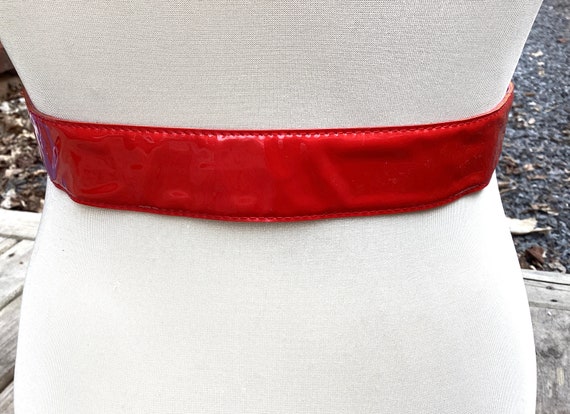 Vintage wide red wet look vinyl mod belt, glam fa… - image 4