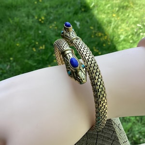 vintage snake bracelet Stella & Dot Retired Double Snake Head mesh chain mail serpent turquoise eyes lapis goth Halloween Egyptian Revival