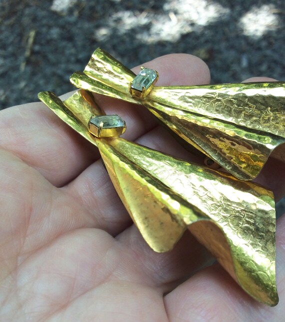 Vintage gold tone big folded bow rhinestone clip … - image 8