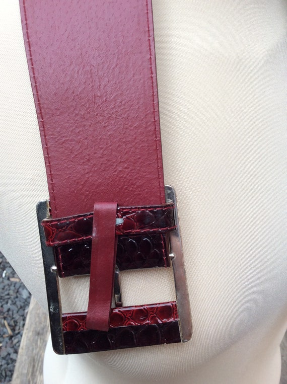Vintage wide adjustable red belt, animal print fa… - image 3
