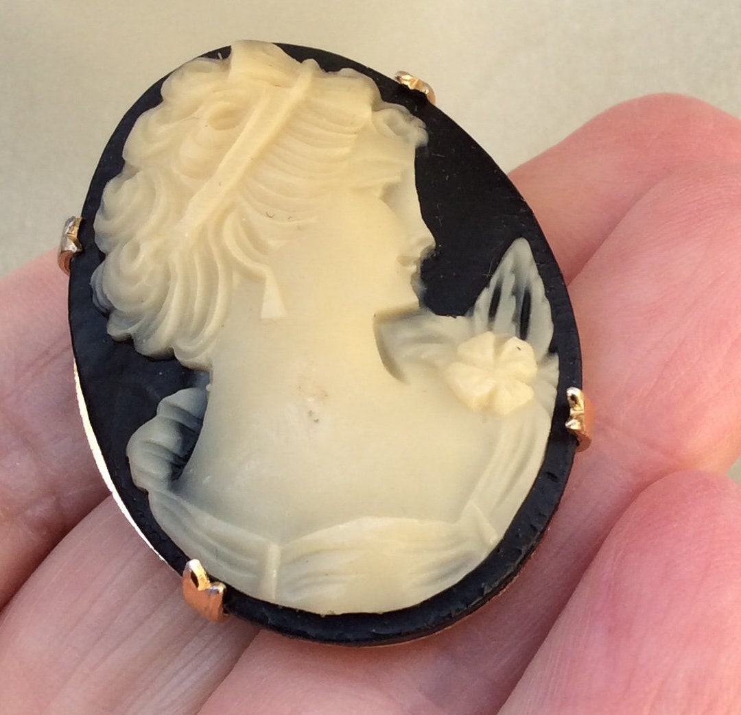 Vintage Black White Cameo Victorian Lady Brooch Carved Lucite Oval ...