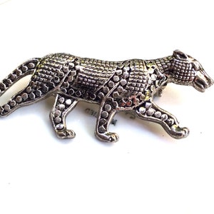 Vintage leopard wild Cat brooch, retro running Cougar Panther brooch, Leopard Puma jewelry, Jaguar, Leo zodiac Birthday, gifts for cat lover