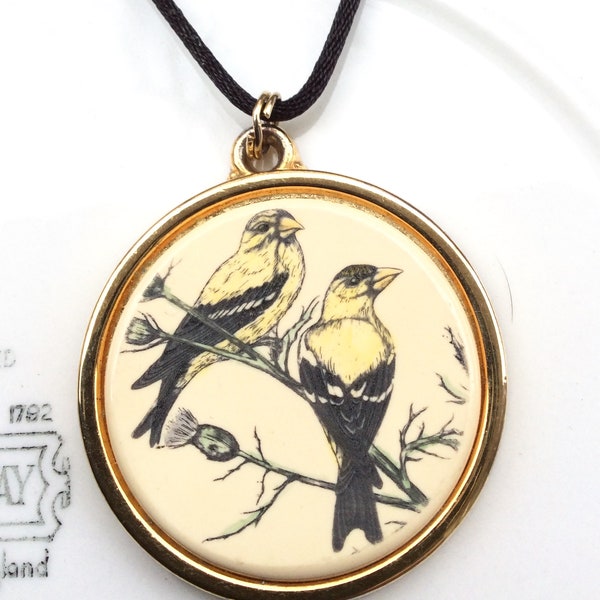 Vintage Stephen Barlow art Pendant Nantucket bird Medallion necklace, Stephen Barlow Original Design Jewelry, American Goldfinch yellow bird