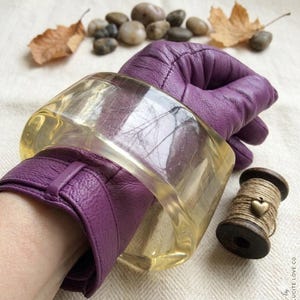 Vintage Wide Lucite Bangle Bracelet – Clear Acrylic Retro 1980s Chunky Minimalist chunky mod Jewelry