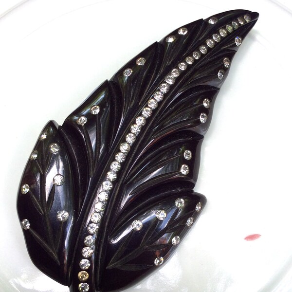 Vintage big black carved lucite leaf brooch, Art Deco black leaf brooch with rhinestones, Resin statement brooch, 80s vogue glam fashions