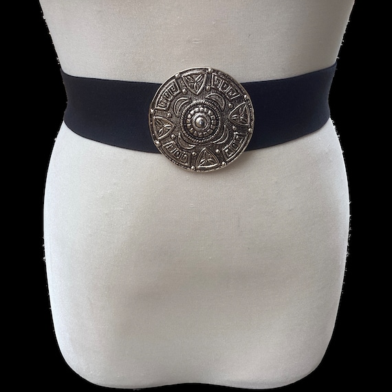 Vintage cameo silver toned metal elastic belt Vintage cameo belt - Gem main image 4