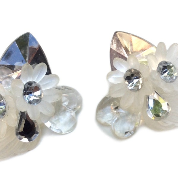 Vintage big clear lucite heart shape frosted flower clip on Earrings, floral petal 3D art statement earrings prom dance mom Valentines gift