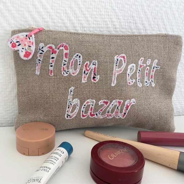Pochette en lin naturel zippée et brodée avec inscription "Mon Petit bazar" pour cadeau femme et rangement maquillage dans sac à main,