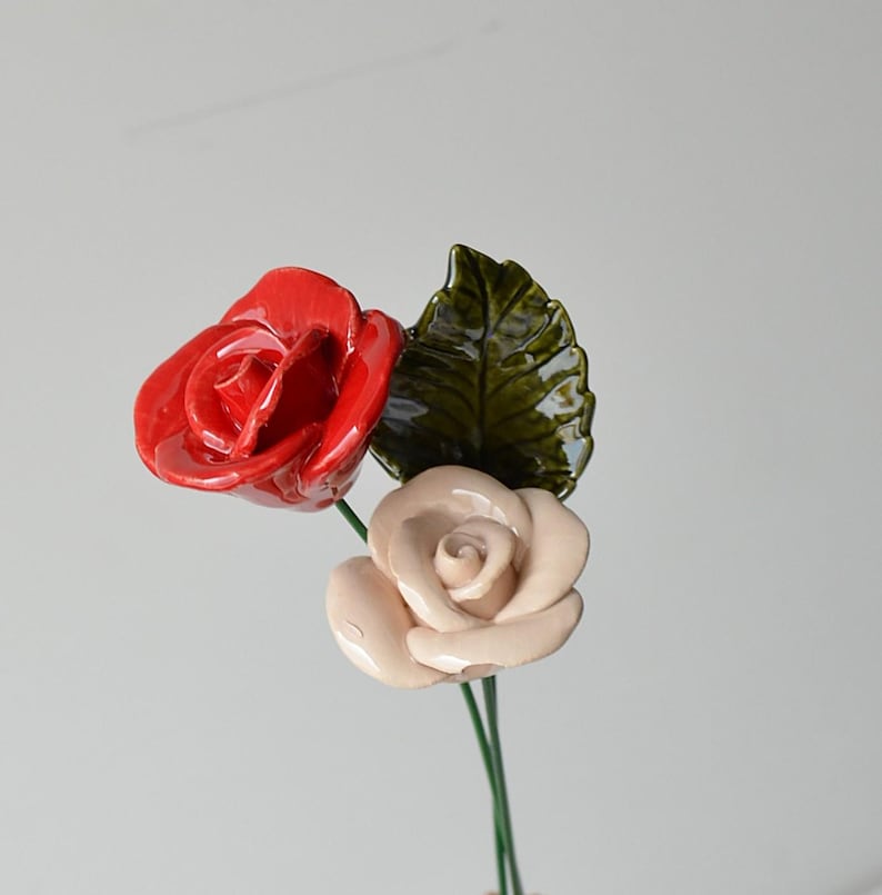 ceramic rose
Beautiful, hand-made, ceramic rose. Decorate your vase, indoor plants, home or garden with these colourful, shiny roses. 5 colours, 2 sizes are avaiable