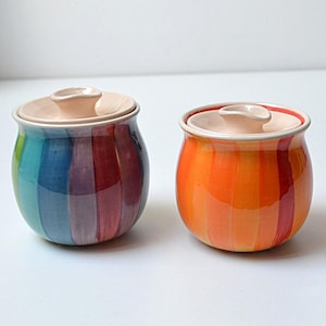 Tarro de miel con rayas arcoíris - Accesorios de cocina artesanales de cerámica