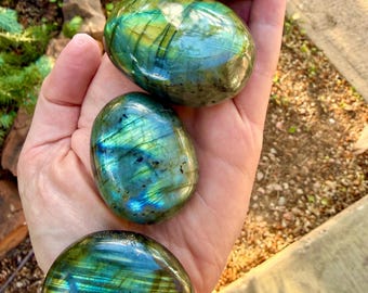 Pierres de paume labradorite ultra éclairantes | Vous choisissez ! | Paumes de labradorite polies | Flashy | Cadeau pour chaque achat !