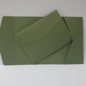 Sage Green Matte 5x7 Pocketfold Brieftasche. 127 x 178mm Landschaftsdesign für Luxushochzeitseinladung / Firmenevents