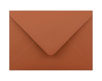 5 x 7 (133 x 184 mm) Terracotta / Colorplan Rostorange Umschläge 135g/m² Gummierte Diamantklappe