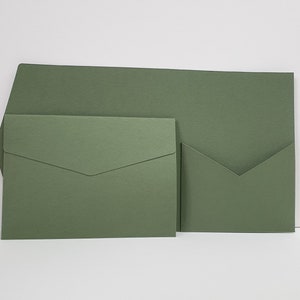 NUR MUSTER Sage Grüne Matte Pocketfold Brieftasche. 5 x 7 Portrait Design für Luxus Hochzeitseinladung / Firmenevents N.E. RM24 / LLG