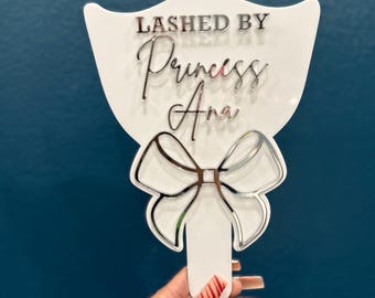 Accesorio fotográfico para pestañas de Coquette / Técnico en pestañas / Manicura acrílica / Artista de pestañas / Imagen de pestañas / Disco de accesorio fotográfico para pestañas con lazo / Suministros para salón de pestañas