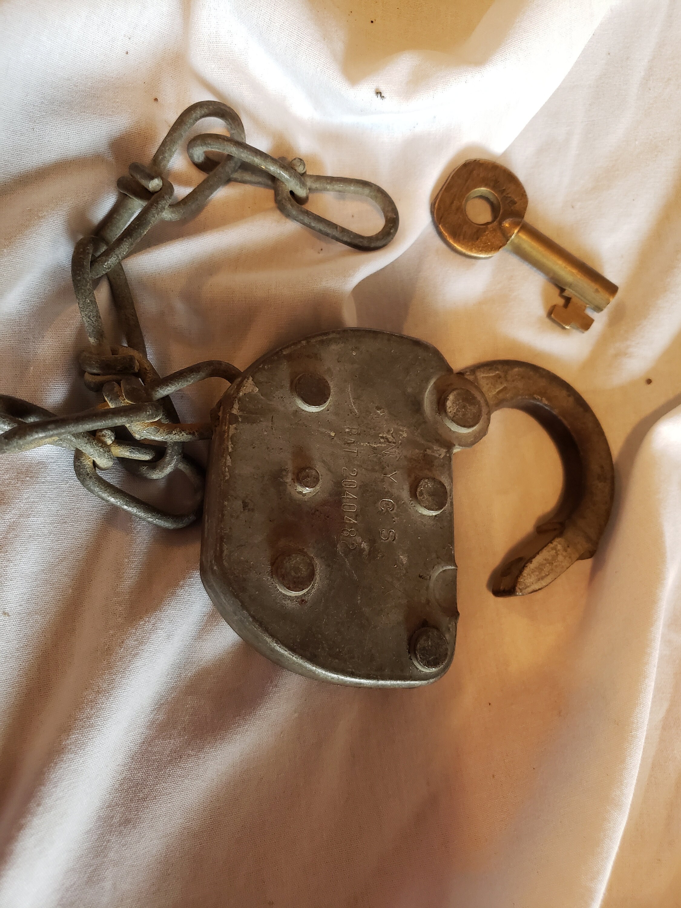 VINTAGE BRASS HEART SHAPED N&W NORFOLK & WESTERN Ry PADLOCK