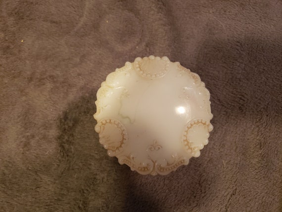 Vintage milk glass lidded trinket box - image 2