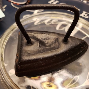 mini cast iron iron