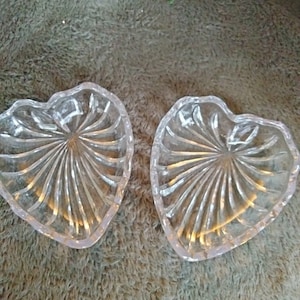 Stunning Glass Heart Trinket Box