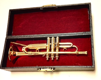 9CM Metal Golden Trumpet Gift Home Office Display 1/6 Miniature Musical Instrument for Dollhouse Fairy Garden Decor