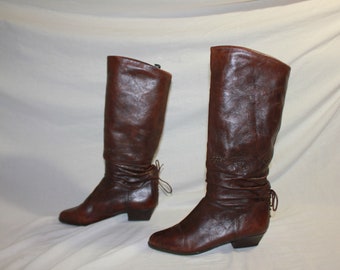 Longues bottes souples originales en cuir marron des années 1980