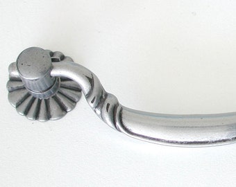 Antique Pull 96mm Center to Center