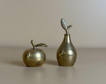 Set med 2 vintage mässingsklockor i äpple och päron