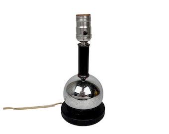 Vintage retro ruimtetijdperk chromen bol tafellamp