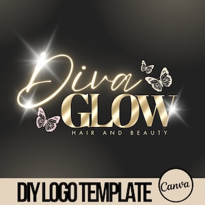 Puede incluir: Plantilla de diseño de logotipo dorado y blanco para un negocio de peluquería y belleza llamado "Diva Glow". El logotipo presenta el texto "Diva Glow" en una fuente dorada metálica con un contorno blanco. El texto "Hair and Beauty" está escrito en una fuente más pequeña debajo del texto principal. Dos mariposas blancas se muestran a cada lado del texto.