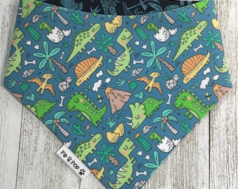 Dinosaur dog bandana / Dino bandana  / Two sided bandana  / Cat bandana / Dog bandana Canada /  Snap on bandana   / Custom available