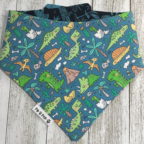 Dinosaur dog bandana / Dino bandana  / Two sided bandana  / Cat bandana / Dog bandana Canada /  Snap on bandana   / Custom available