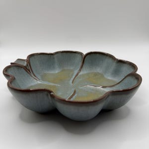 Vintage Frankoma 223 Four Leaf Clover Shamrock Ashtray or Candy Dish, featuring a distinct blue and brown glaze
