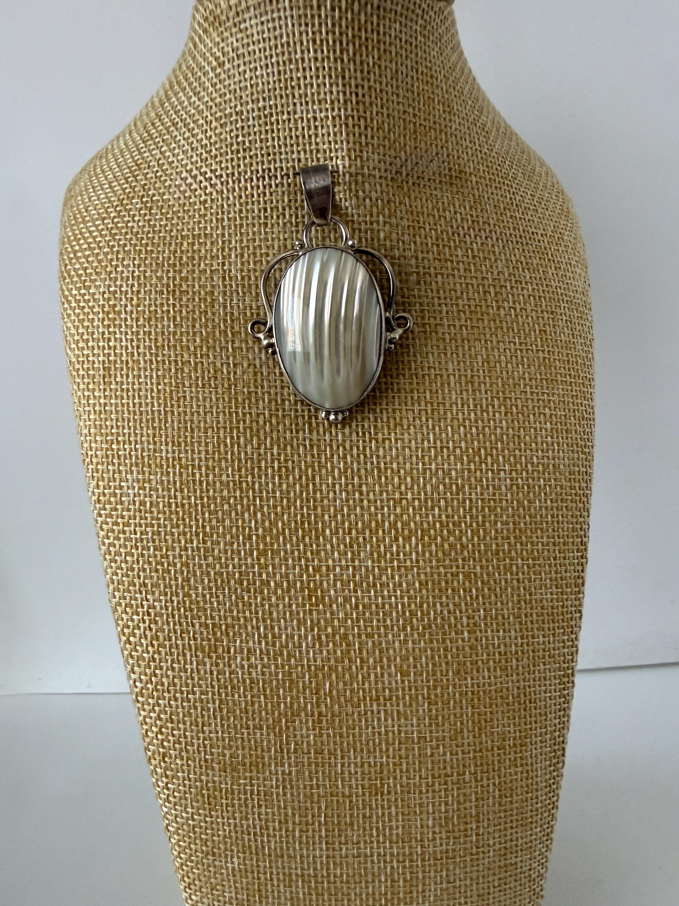 Vintage Sterling Silver Mother of Pearl Pendant - Etsy