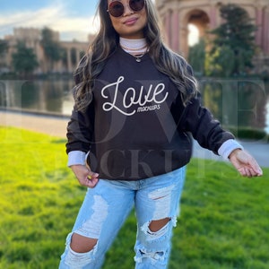 Gildan 18000 Mockup, Gildan Dark Chocolate Mockup, Edgy Mockup, Oversized Gildan Mockup, Gildan Sweatshirt Mockup, Brauner Gildan Hoodie