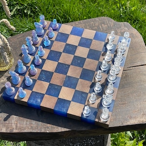 Chess set, custom chessboard, handcrafted chessboard, resin and wood chess set, personalized chessboard