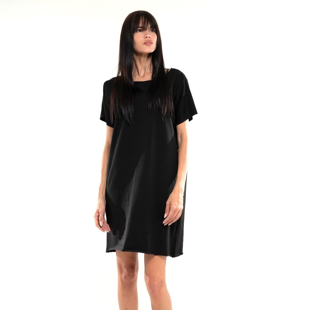 Black Sporty-elegant Dress With Embroidered Protective Runes – Maxi ...